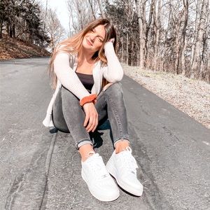 Meet your Posher, Jillian